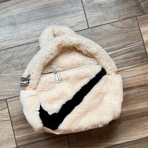 NIKE SMALL PLUSH BACKPACK